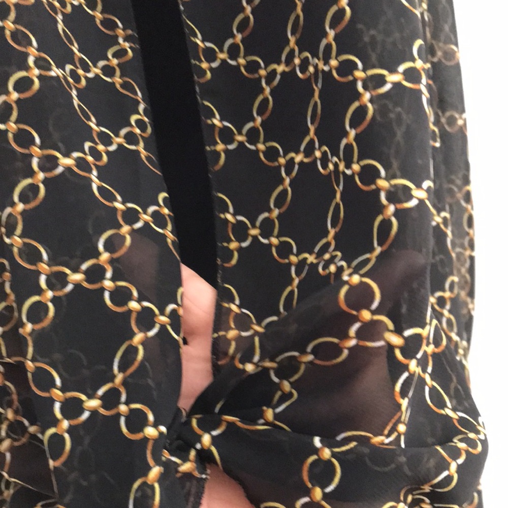 Black & Gold Chain-Print Sleeveless Tie-Front Top